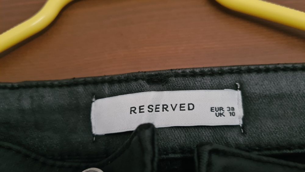 Woskowane spodnie rurki