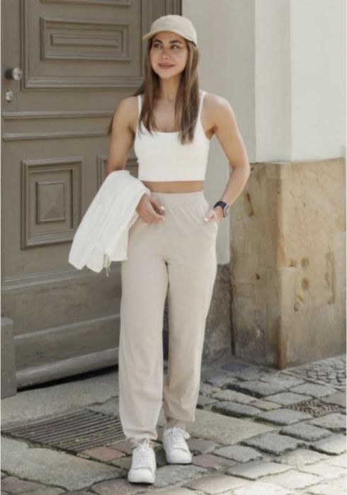 (s, m) тонкі еластичні джогери uniqlo ultra stretch airism joggers