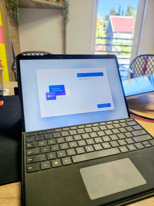 Microsoft Surface Pro 9 | i5 | 16GB RAM | 256GB SSD | Graphite | Stan jak NOWY + Rysik i akcesoria