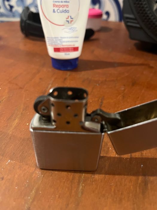 Isqueiro Zippo, com bolsa