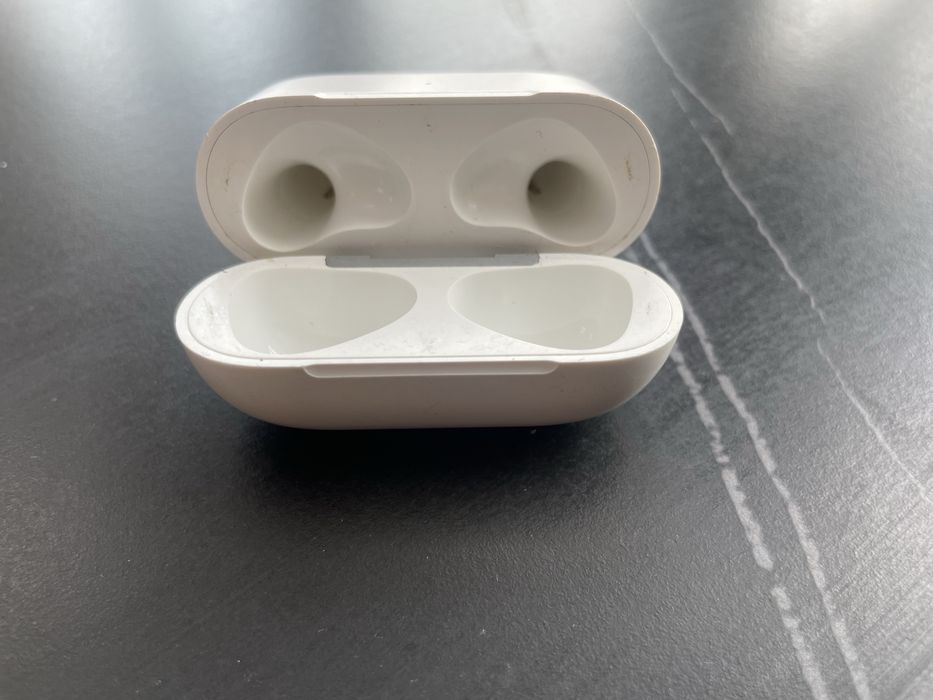 Продам Air Pods 3 оргінал, трошки з царапинами