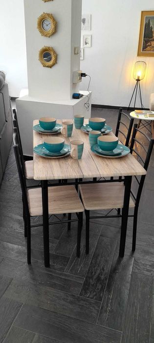 Conjunto de Mesa com 4 Cadeiras – Entrega Grátis!
