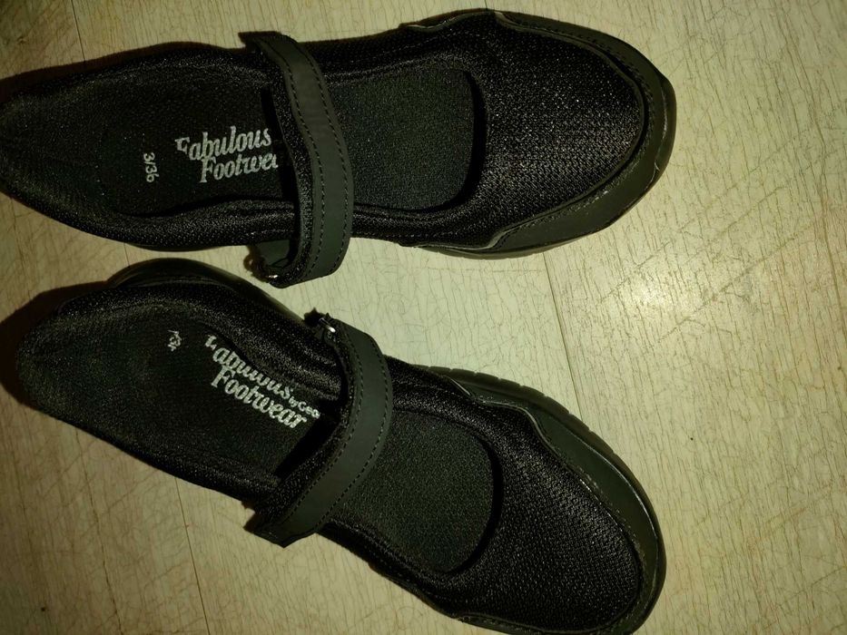 Nowe kapcie pełne tekstylne 36