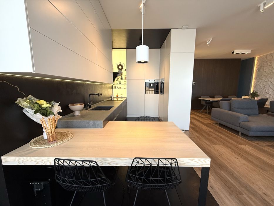 Унікальна пропозиція в Центрі міста. 127м2. Дизайнерський ремонт