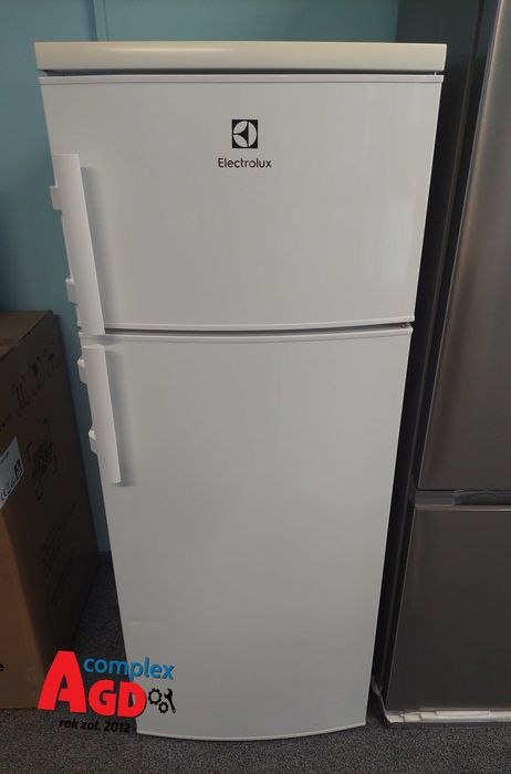 Lodówka Electrolux EJ2302AOW2 z zamrażalnikiem górnym Biała, Duża pojemność całkowita 228 litrów przy małych gabarytach 140x 60x 55 cm Oświetlenie LED