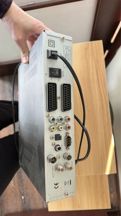 Сателітарна антена на 3 головки і приставка