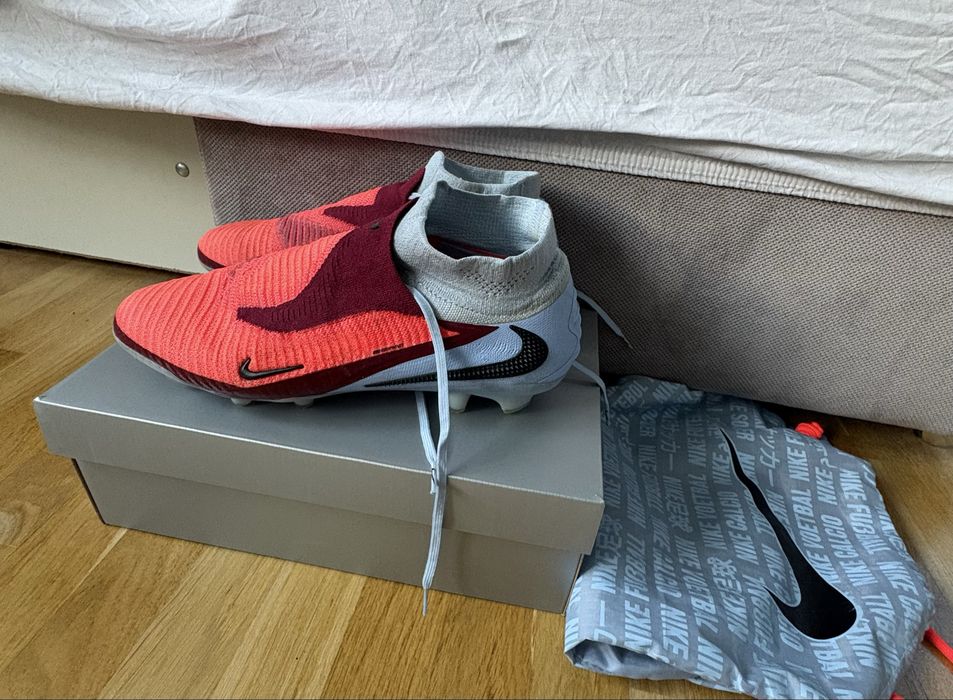 Nike phantom elite