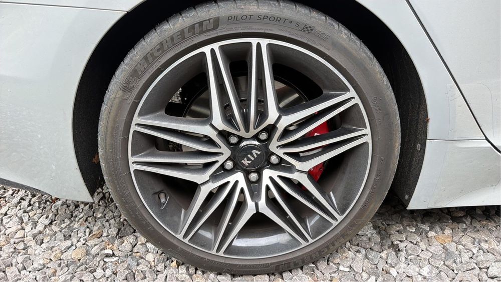 Koła letnie kia stinger 19” 5x114.3 felgi stinger
