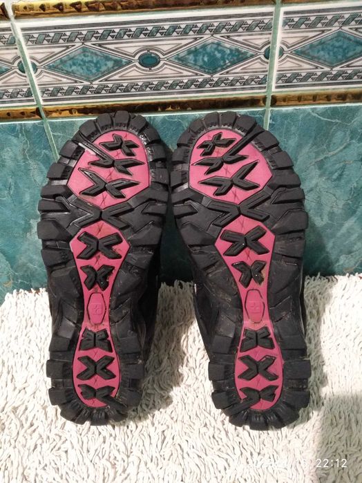 Кроссовки ,кросівки Mountain warehouse р 39 (25 см ) осень , зима