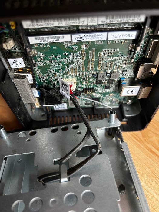 Mini PC Intel NUC 7i3BNH 0GB ram 0GB dysk