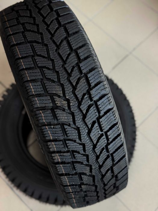 Шини зимові 225/65 R16C 109/107T резина вантажна зимня NHK MYKI POLAND