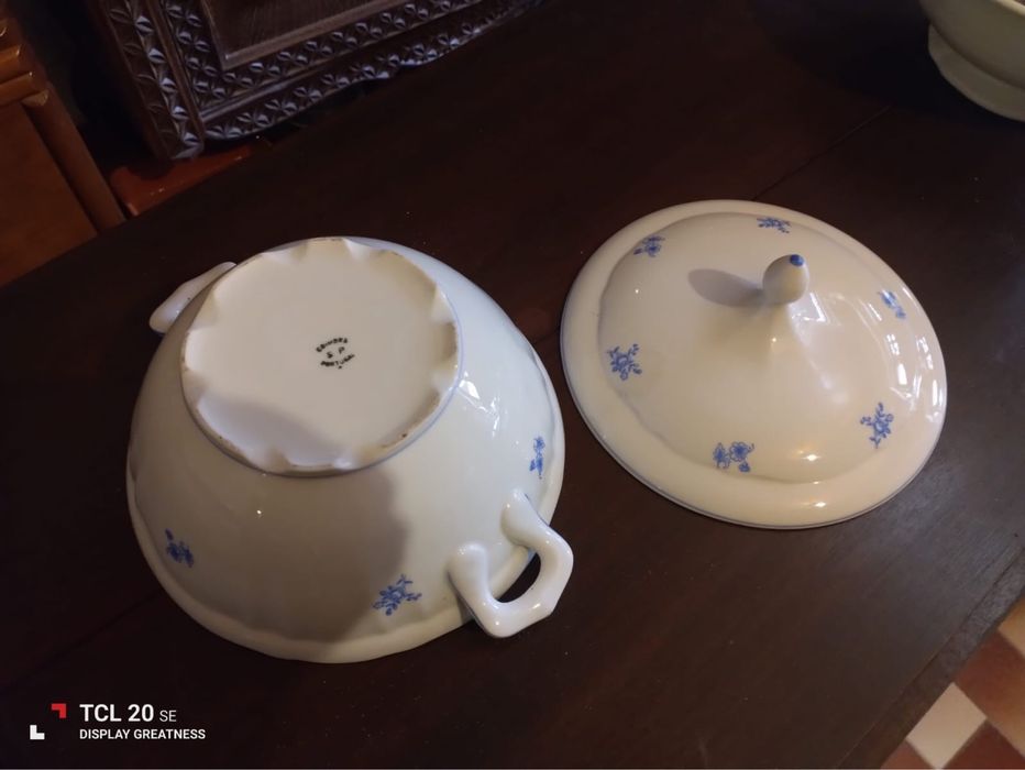 Terrina redonda da marca Coimbra