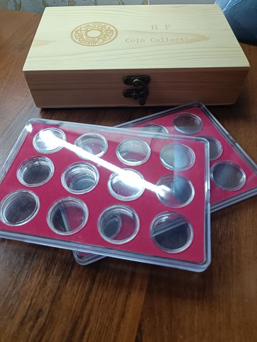 Планшет для монет з капсулами