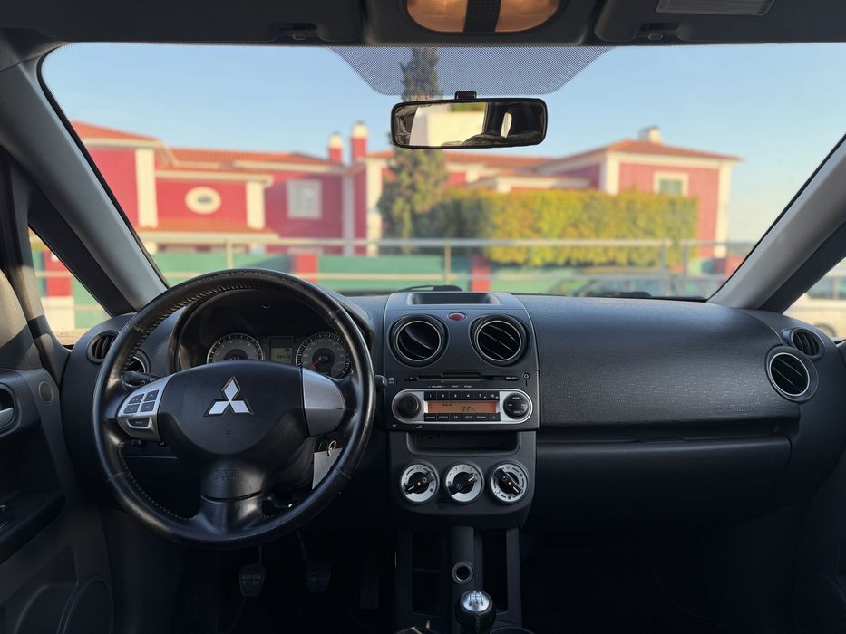 Mitsubishi Colt 1.1 - 99.000km - 2010 - Garantia 18 meses