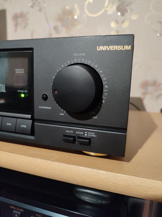 Усилитель universum.