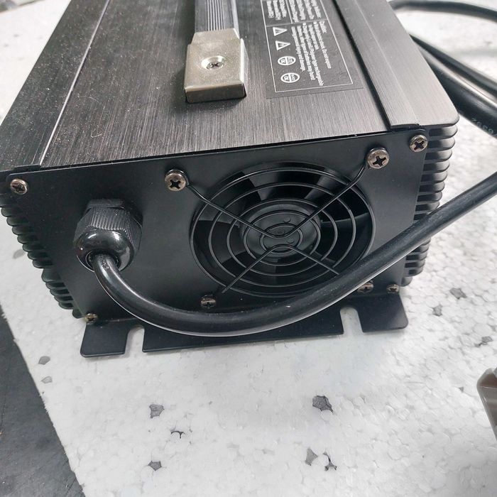 Устройство для быстрой зарядки LiFePO4, 2000 Вт