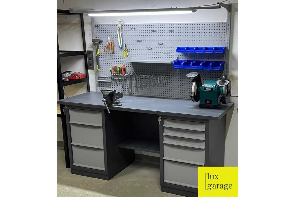 Верстак слюсарний металевий. Ширина верстака 1.8 метра