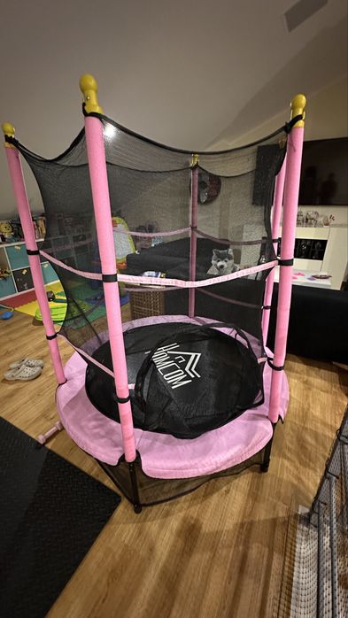 Trampolim para crianças