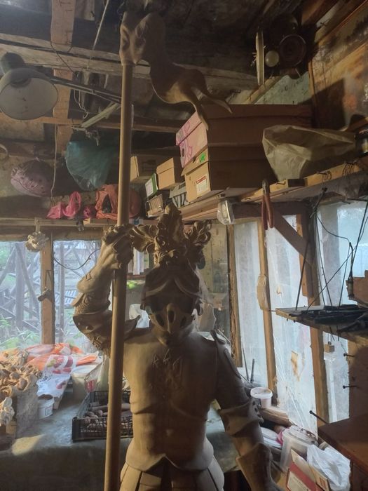 Скульптура лицаря