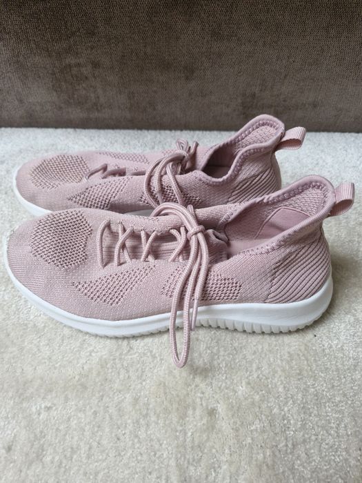 Buty Martes rozm 35, lekkie i wygodne