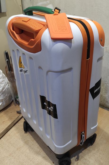 Вализа турестична,Нова.Наложка