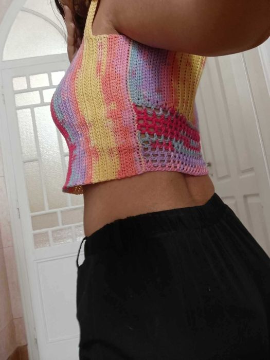 Crop Top de verão multicolorido feito à mão