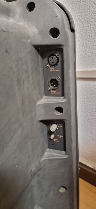 Colunas Jbl Eon Power15