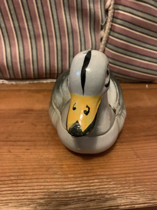 Terrina em forma de pato em ceramica portuguesa