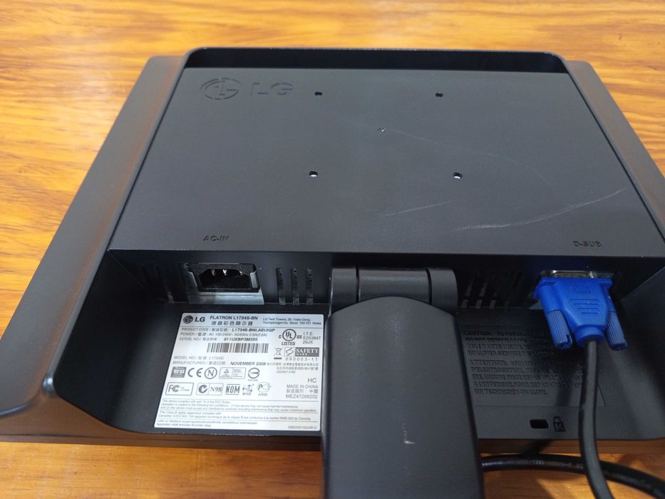 Ecrã 17 polegadas LG