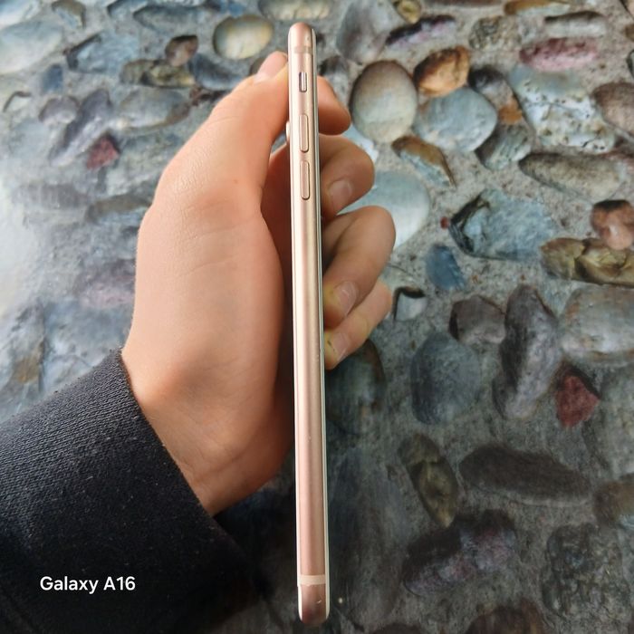 Айфон 8 в гарному стані