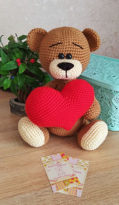 Мишка с сердцем, вязаные игрушки, ведмедик,подарок,в'язані іграшки