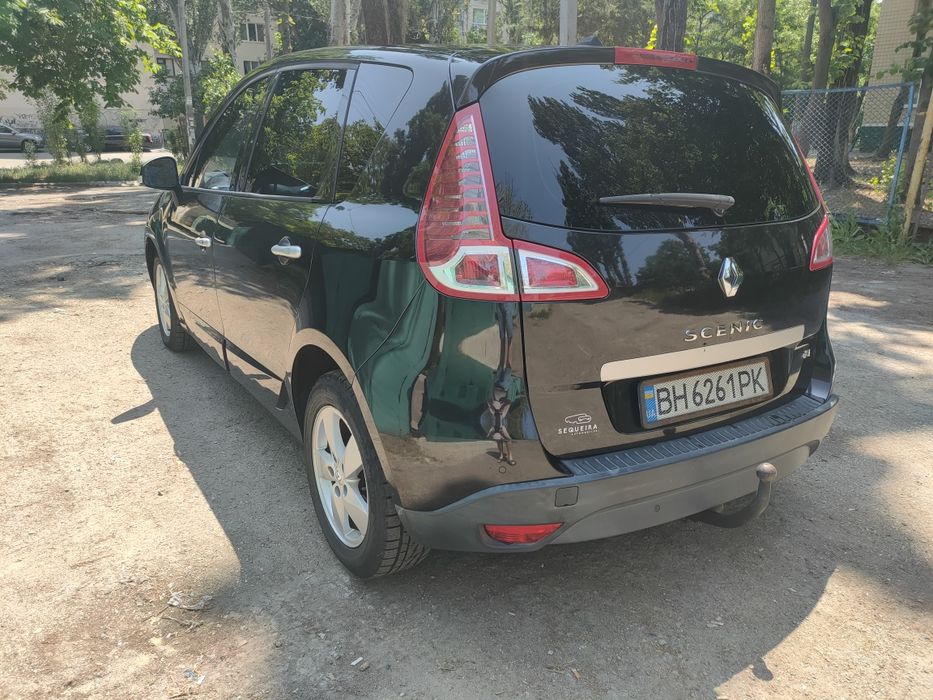 Сценік 3 в гарному стані