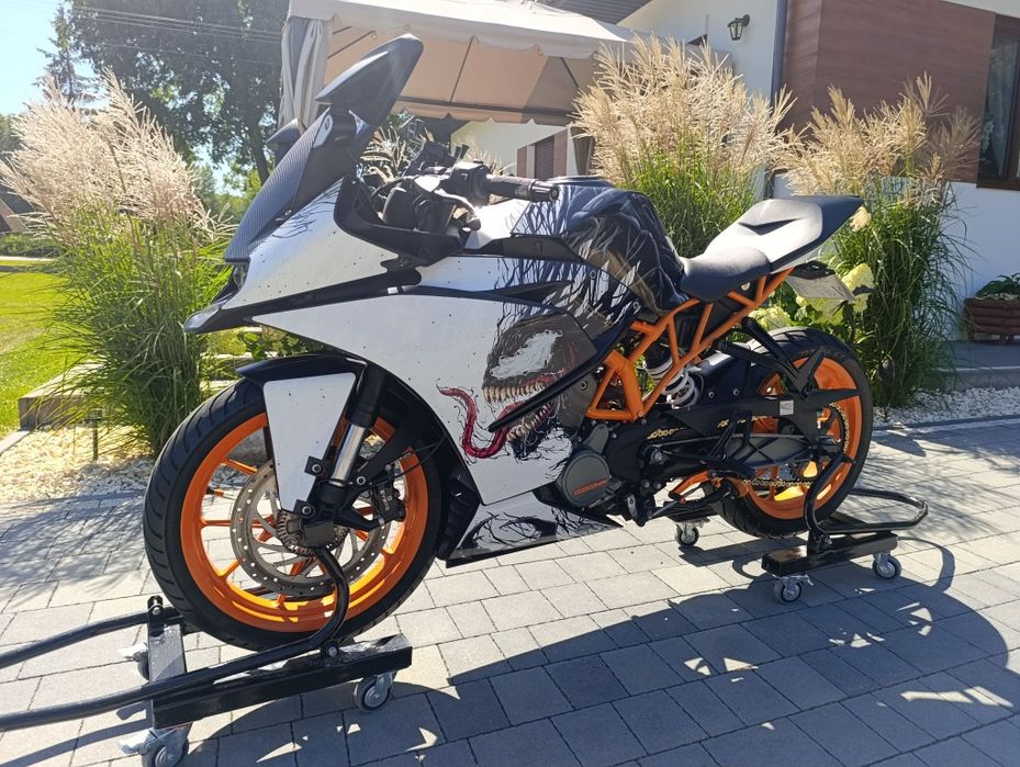 KTM RC 125 2015 – Akrapovič / okleina Venom