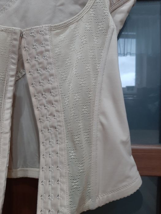 Beżowy Gorset Modelujacy M/L