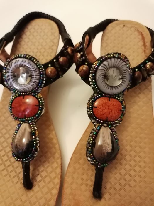 Sandálias super giras Tam. 37