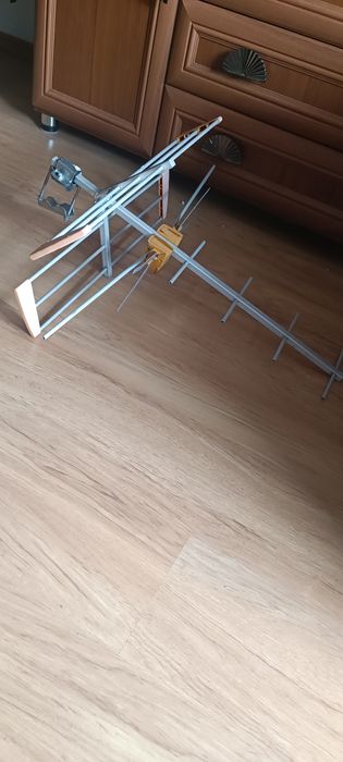 Antena naziemna używana na balkonie