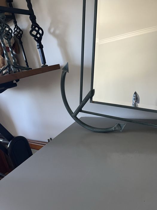 Espelho em ferro azul