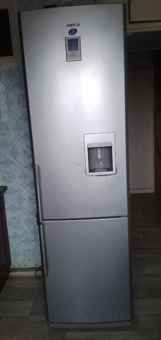 Продається холодильник терміново.