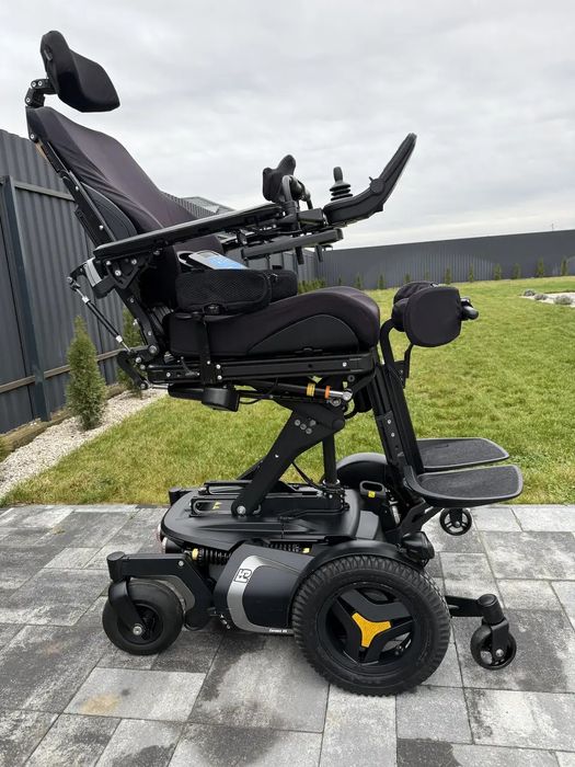 Permobil F5 з вертикалізатором.