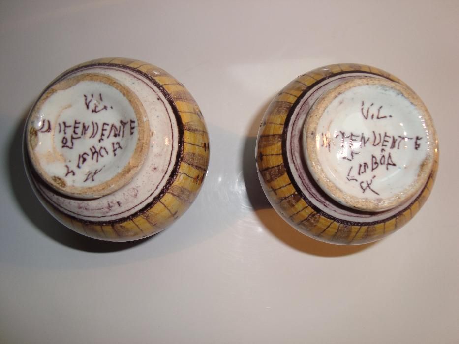 Duas jarrinhas V. L. Intendente Lisboa