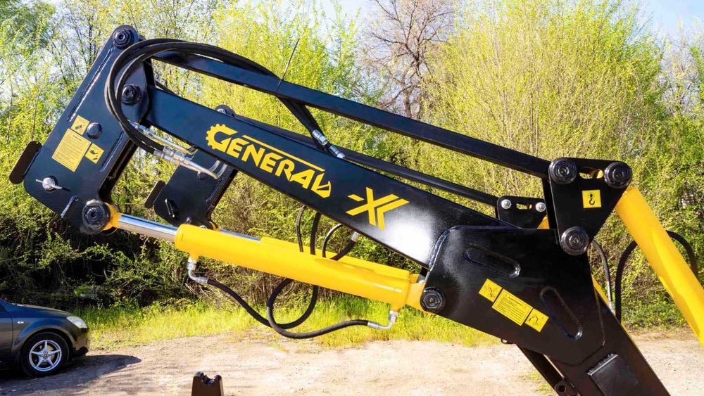 Фронтальний навантажувач КУН GENERAL X