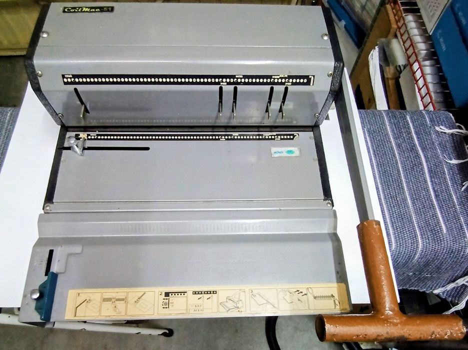Maquina encadernar argolas metálicas CoilMac-51