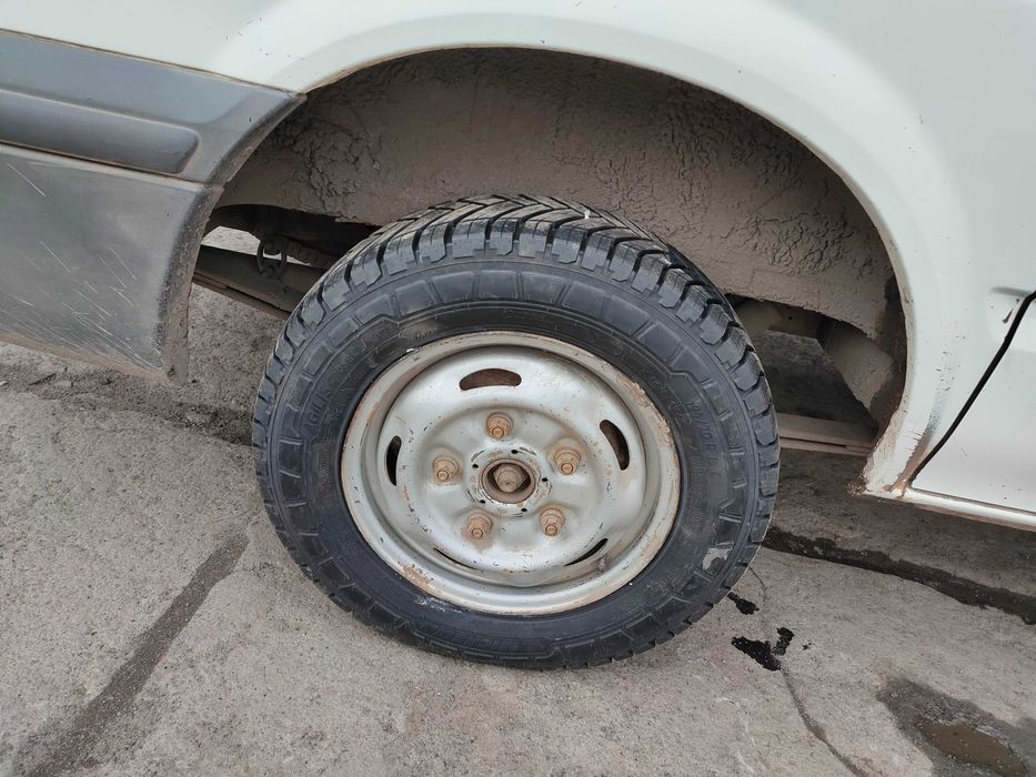 Продам бус Ford Transit.