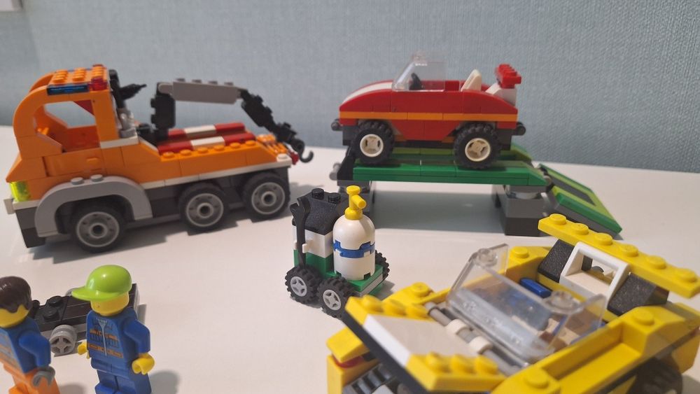 Lego 4625, Транспорт