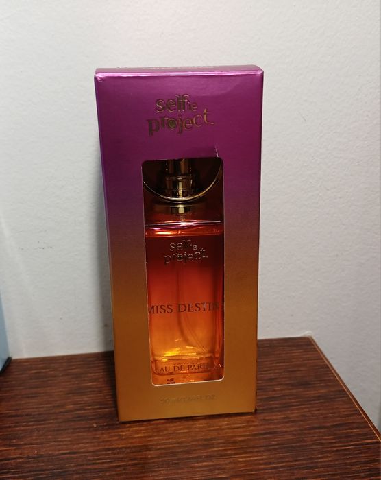 Perfum selfie project