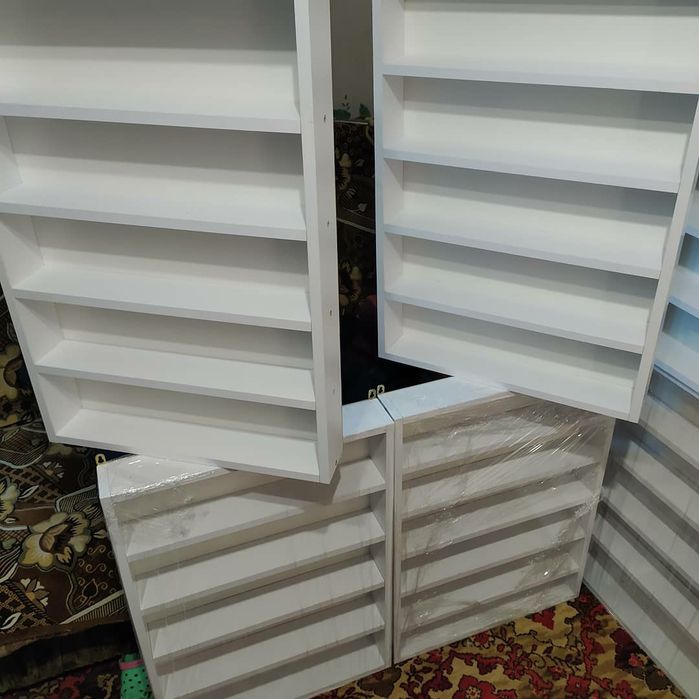 Полка под лакиподставка под руку