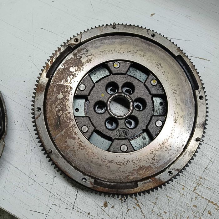 Kompletne sprzęgło koło dwumasowe Audi Seat Skoda VW 2.0 Tdi