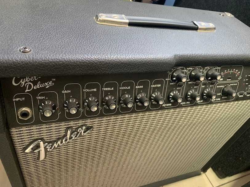 Продам комбопідсилювач Fender Cyber Deluxe. Made in Mexico.