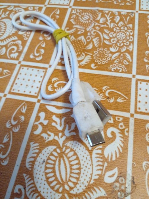 Современные разные  соединительные провода и шнуры