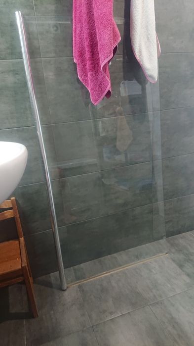 Штора стекляная в ванну